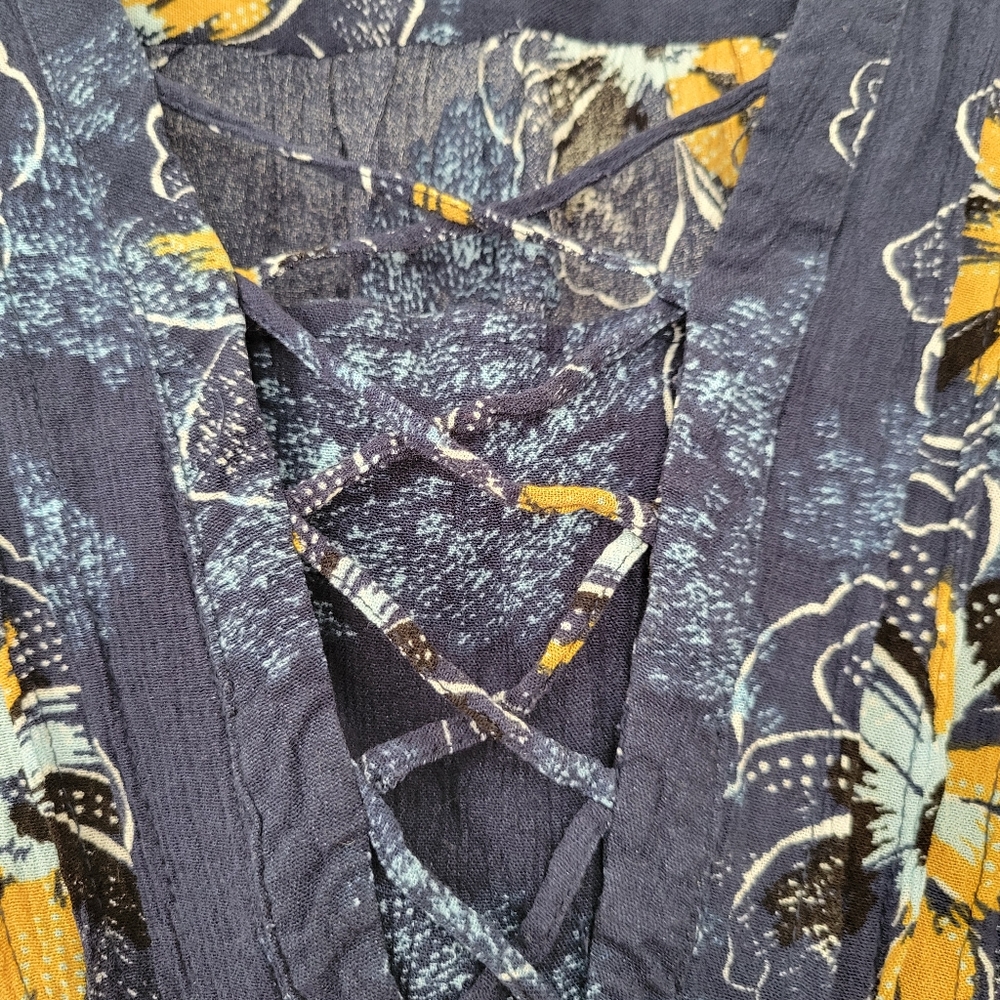 Women's Style & Co. Navy Floral Blouse Size XL - Picture 3 of 4